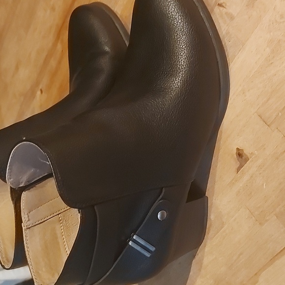 SOUL Naturalizer CALM Buckle Boots/ Mint Condition/Sz 8 - Picture 3 of 5